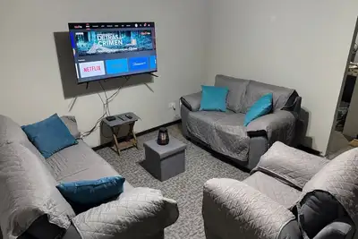 Image de Typical comfort/all amenities for travelers 5-bed/2 bath house in San Salvador