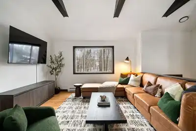 Image de Cozy Poconos Retreat - fire pit, pool table