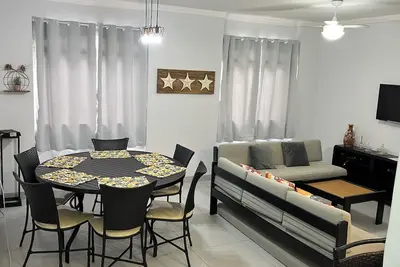 Image de Charming 2-bedroom apartment in terrific Vila Julia Guarujá with Ac