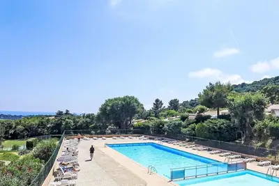 Image de Villa 3 façades jardin terrasse et vue mer, piscine et club house, tennis
