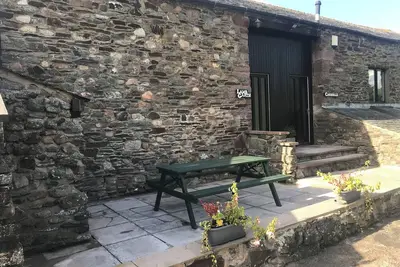 Image de Rustic barn Cottage in a rural village with traditional open fireplace sleeps 5.