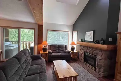 Image de Ski-In Stone Creek Condo - 3 bedroom - Pet Friendly