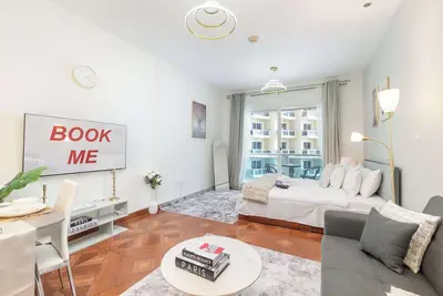 Image de Production City Sleeps 4 with Water Views!