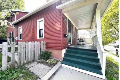 Image de Large 3-bedroom House with Outdoor Hot Tub!