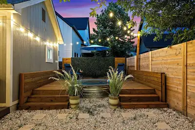 Image de East Atx Bungalow 3 Bedroom 2 Bathroom Cowboy Pool, Fire Pit and Grill