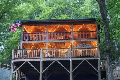 Image de Tranquil cabin with Pool in charming Banner Elk