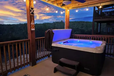Image de Luxury Family Lodge 1 Mi to Silver Dollar City, Indoor Pool, Hot Tub, Arcade, Ev