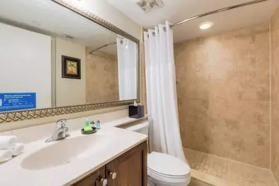 Image de 2bed/2bath Club Wyndham Santa Barbara resort. Across St frm Pompano Beach w/pool