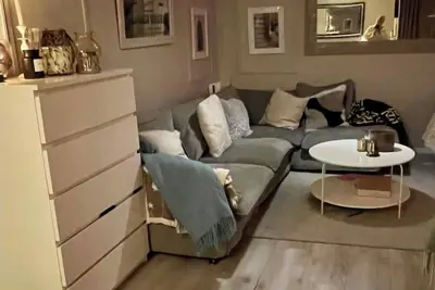 Image de Cozy family home with open space. Only 15-20min into the city.
