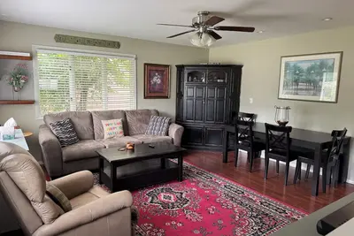 Image de 3-bedroom House in Cozy Mundelein with Private Patio and Grill