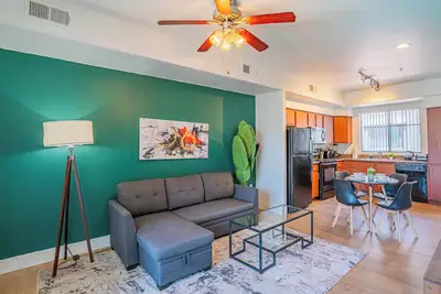 Image de Walk To Westgate w/ Modern Pool, Gym, Parking, W/D