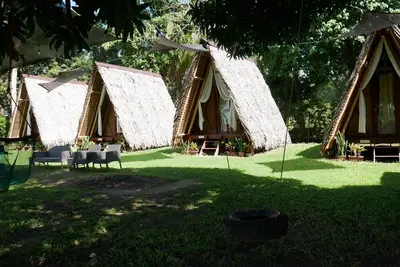 Image de Cozy Glamping Retreat in our Romantic A Huts