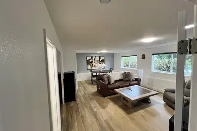 Image de Charming 1-bedroom downstairs unit / suite with living room and Ac in Marysville