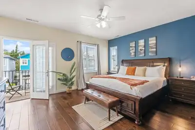 Image de Waterfront Oasis w/ Kayaks, Fire Pit & Game Room