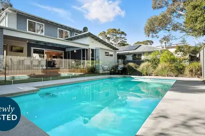 Image de Azure House - freedom beckons just 300m from Callala Beach at Jervis Bay