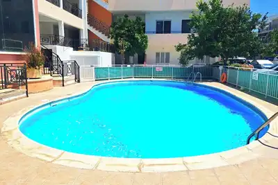 Image de 2 Bed Top Floor Apartment with Lift and Swimming Pool on quiet Complex