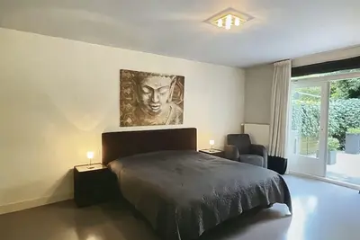 Image de Elegant Residence in Amsterdam's Prestigious Oud-Zuid