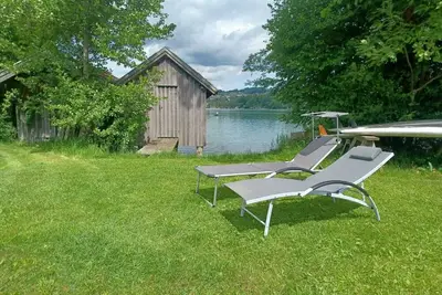 Image de Vacation apartment directly on the beautiful Irrsee with its own bathing area