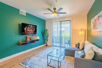 Image de Chic Stay Near Westgate | Pool, Gym, Parking & W/D