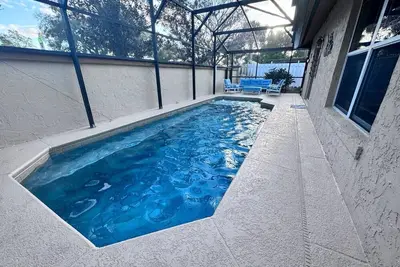 Image de 10 Minutes to Disney! Private Pool Home