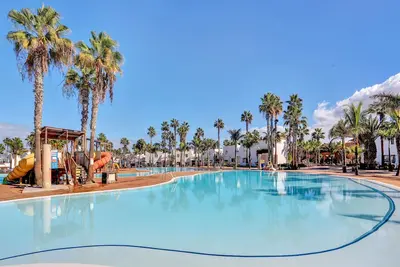 Image de Appartement de Vacances 'Oasis Del Paraiso' avec Vue sur la Montagne, Wi-Fi et Climatisation