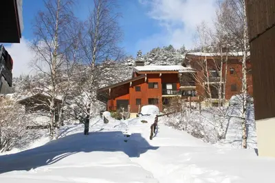 Image de À 250m des pistes de ski, 1er étage, balcon, parking, télévision, casier à ski, 30m², La Norma