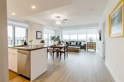 Image de Luxurious 2-Bed, 2-Bath Furnished - 5 Star Resort