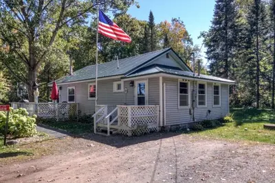 Image de Cozy 2-bedroom cabin in the beautiful Northwoods on Lac Courte Orielles Lake!