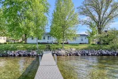 Image de Main Cabin and Bunk Cabin on Pelican Lake