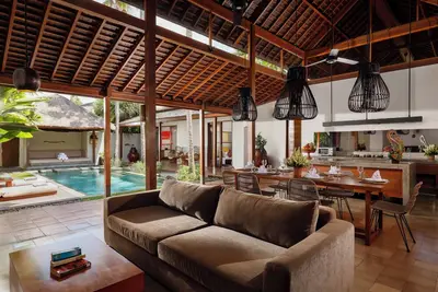 Image de Bumbak Dahlia by Fantasia Villas