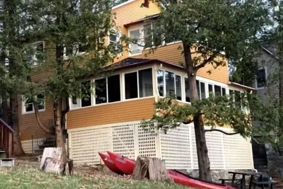 Image de Gorgeous Lakehouse, Private Beach, Tranquil Scenery with Westerly Views