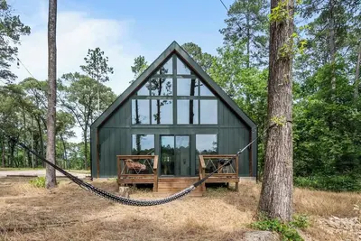 Image de Mullein, Cozy Lakefront Cabin with Outdoor Grill (Mullein)