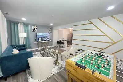 Image de Full entire cozy home + Free Wi-Fi + Free parking + Central area
