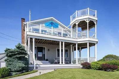 Image de Wide ocean views from Block Island to Newport Bridge, 5 minutes to beaches, ferry
