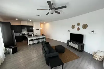 Image de Spacious Place to Work and Relax