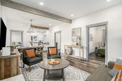 Image de Boho Bungalow | Dog Friendly | Near Downtown