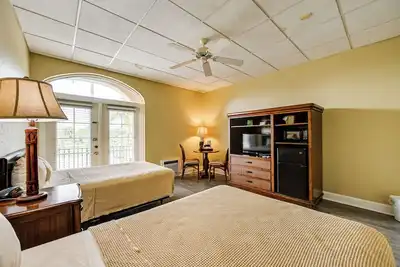 Image de Exclusive 10k Islands Access: Hotel-Style Studio