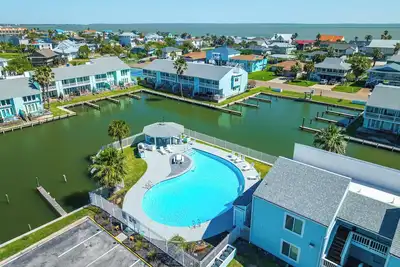 Image de Tropical Escape ~ Beautiful Second floor Condo ~ Key Allegro Condo