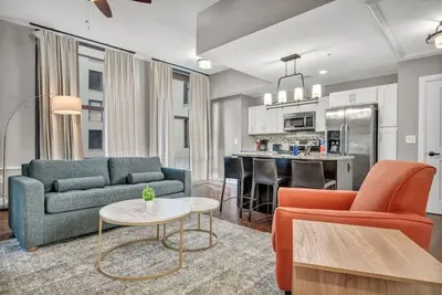 Image de Amazing Downtown Apartment in Incredible Location!