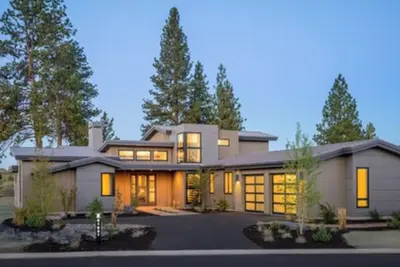 Image de Stunning Home at Tetherow, Mountain & Golf course views, minutes from Downtown