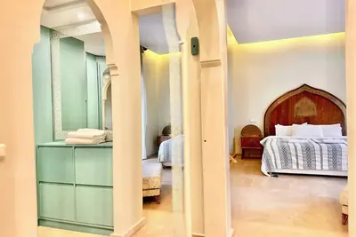 Image de Villa Luxueuse avec Piscine & Vue sur le Golf