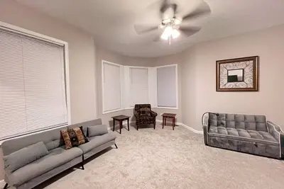 Image de Comfy 4-bedroom house in Mount Clemens