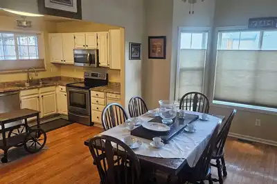 Image de 5 mins from Chadfield reservoir Tranquil 4-bedroom house Ac in West Littleton