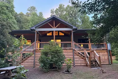 Image de Waterfront 2br 2ba cabin in Ellijay on  1. 1 acre level residential tract.
