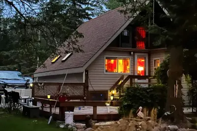 Image de Cozy Lakeview Cottage in Island Beach