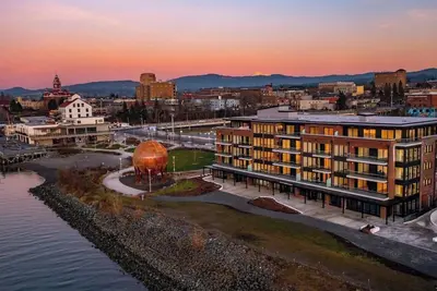 Image de New, Modern 2br Condo in Bellingham Waterfront District- Close to Downtown & Wwu