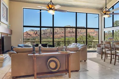 Image de Sedona Artistic View: Luxurious 3-bed home with stunning red rock views in West Sedona.