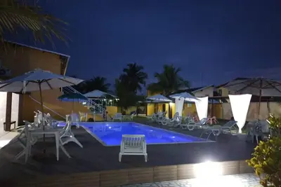 Image de Suite with queen bed, air conditioning and balcony
