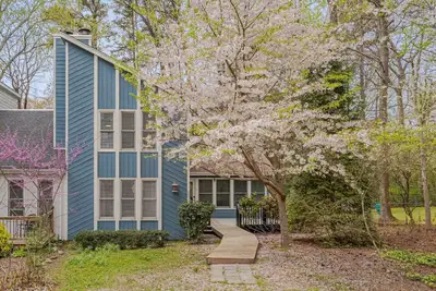 Image de Cozy Fully-Renovated 2 Brm 2 Bath Near North Hills