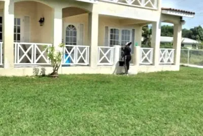 Image de Soothing apartment with Ac in charming South Coast of  Barbados